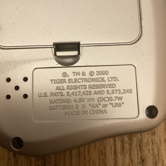 Tiger Lights Out 2000 Handheld Console - Blue and Silver - Picture 7 of 9